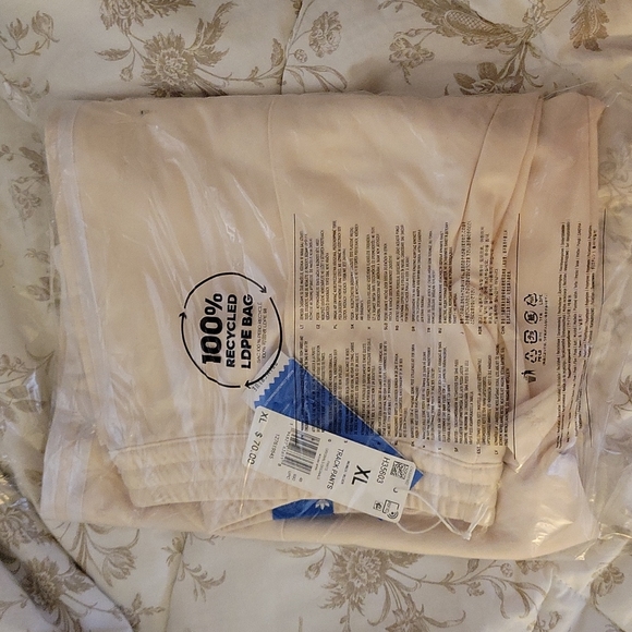 Adidas Primeblue track pants in wonder white ๐ฆ๐ค - Picture 5 of 5